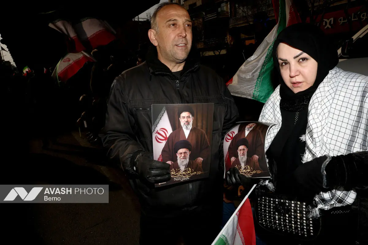 تشییع پیکر ۳۵ شهید جنگ رمضان در تهران