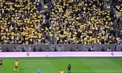 پلاکارد "شماره ۷" هواداران النصر در حمایت از رونالدو