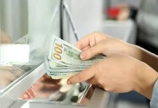 اعلام نرخ ارز در مرکز مبادله ایران؛ بازگشت دلار به کانال ۱۴۰ هزار تومان