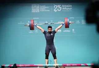 نقره علیرضا معینی در حرکت یک‌ضرب وزن ۹۴ کیلوگرم