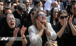 روضه خوانی سید مجید بنی‌فاطمه در منزل زنده‌یاد اکبر عبدی/فیلم