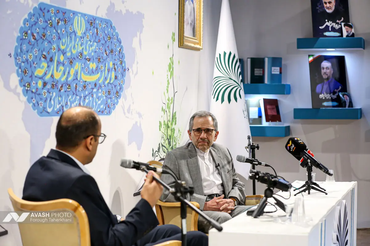 حضور مجید تخت روانچی در نمایشگاه بین المللی کتاب تهران