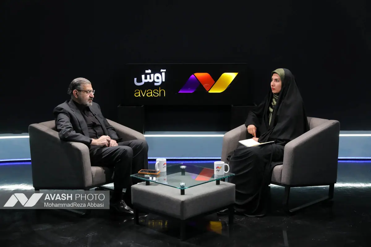 بازدید صادق خرازی از خبرگزاری آوش