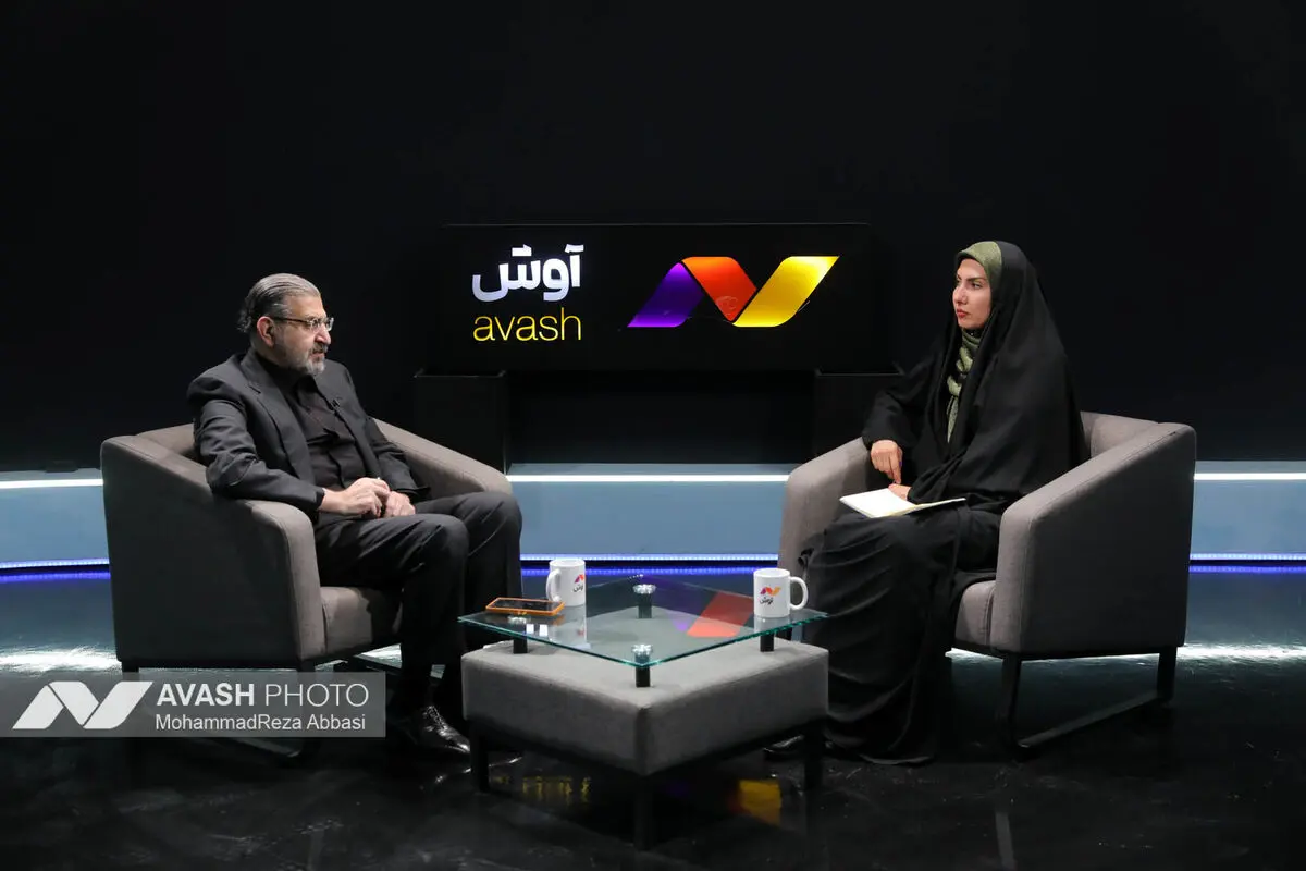 بازدید صادق خرازی از خبرگزاری آوش