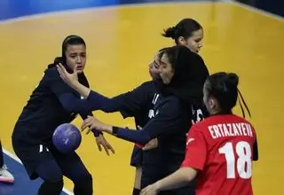 درخشش دختران هندبال ایران برابر تایلند