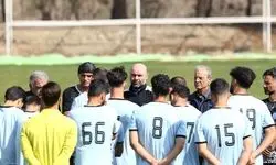 تمرین استقلال با کادر فنی نصفه نیمه