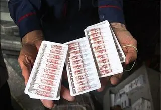 پشت ویترین ناصرخسرو؛ روایتی از تجارت داروهای نایاب/ ناصرخسرو چگونه از کمبودها جان می‌گیرد؟