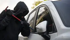 سارق حرفه‌ای فقط با یک بشکن پرشیا می‌دزددید