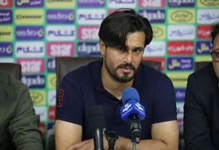 دقیقی در شوک اتفاقات عجیب در بازی پیکان مقابل استقلال