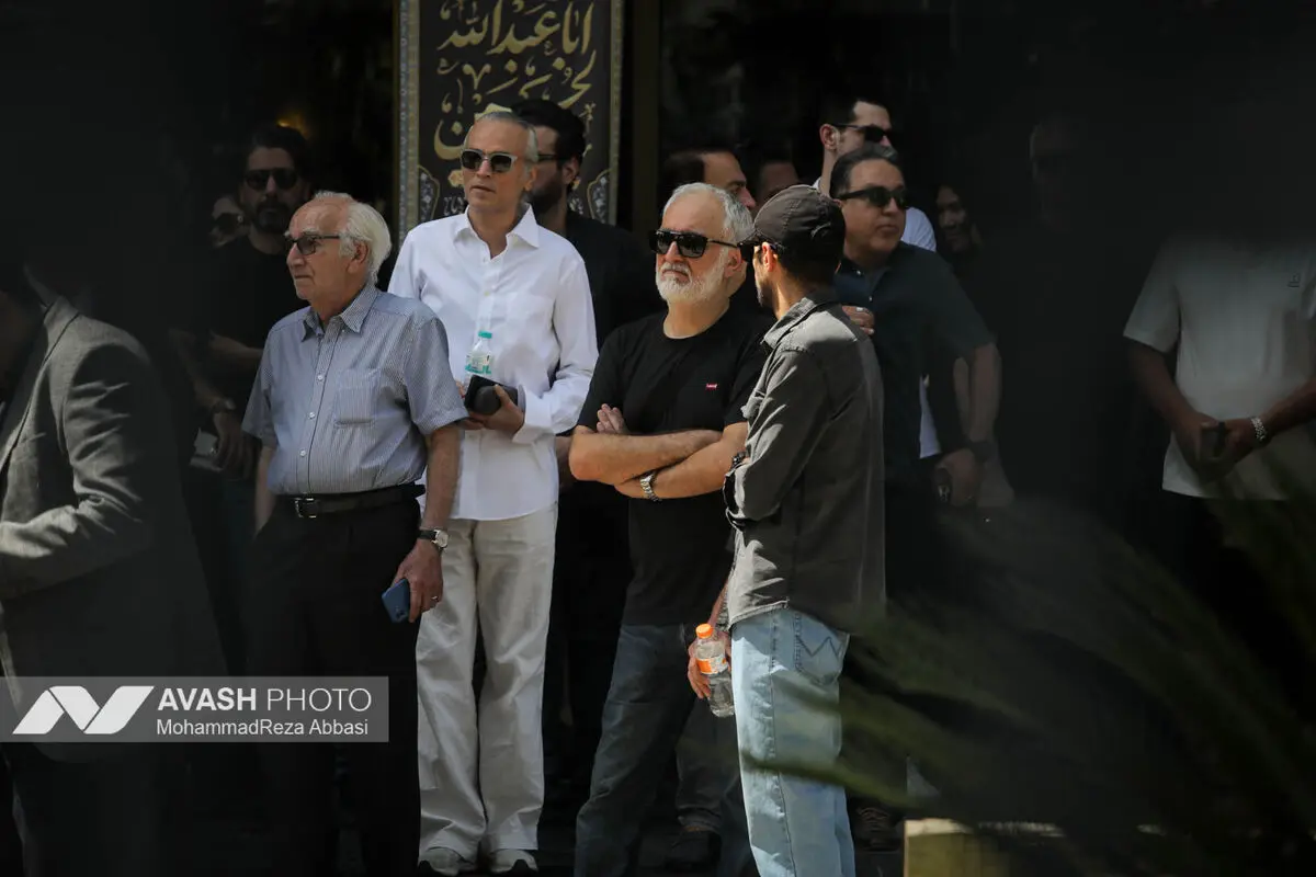 تشییع پیکر زنده یاد «اکبر عبدی»