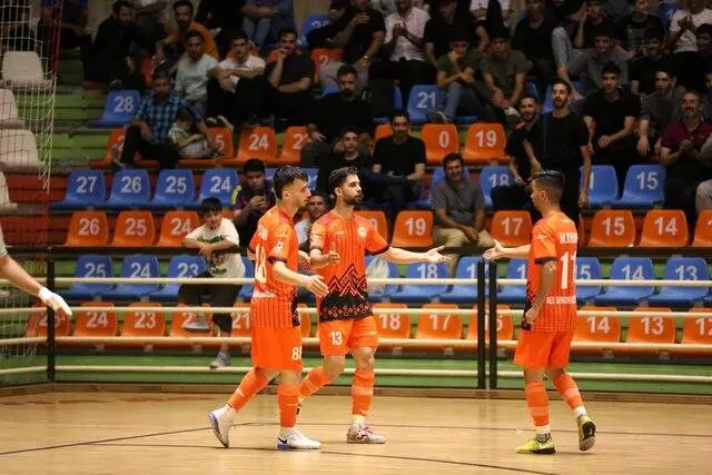 کردی: بهتر است تیم‌ها خودشان به لیگ برتر صعود کنند