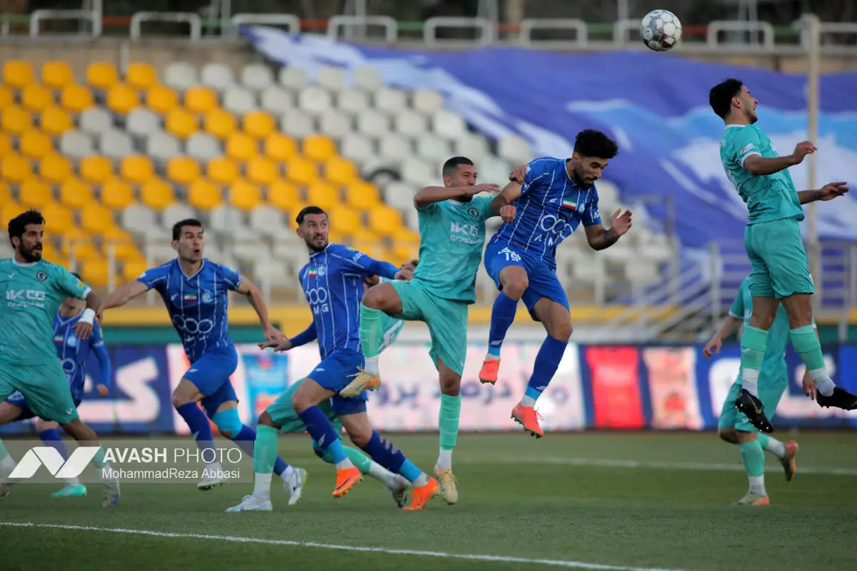 دیدار تیم های فوتبال استقلال تهران و پیکان