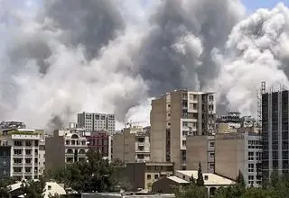 اولین تصاویر از حمله به خیابان ۱۷ شهریور تهران