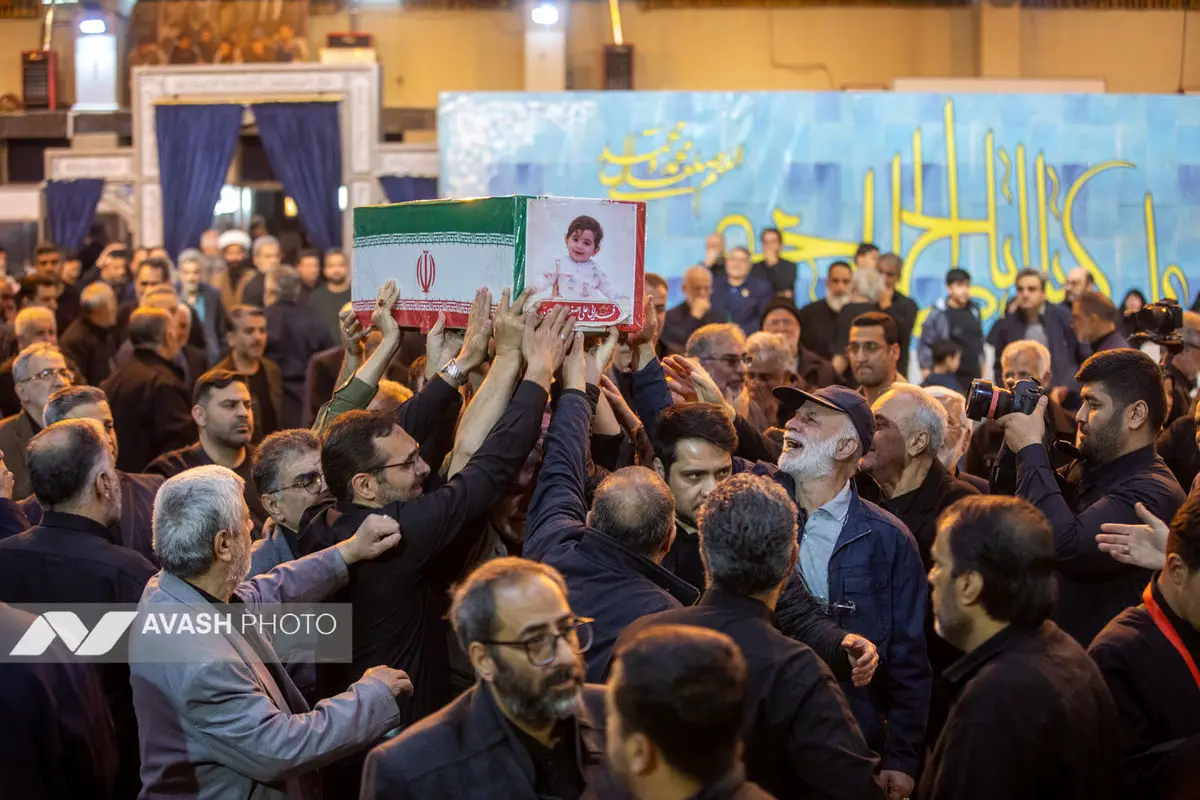 مراسم خاکسپاری پیکر شهید کمال خرازی