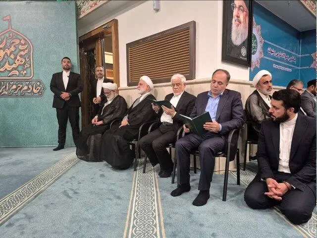 حضور محمدرضا عارف در مراسم سالگرد شهدای خدمت