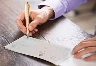 چک‌های برگشتی دو بانک سپه و پاسارگاد تعلیق شدند