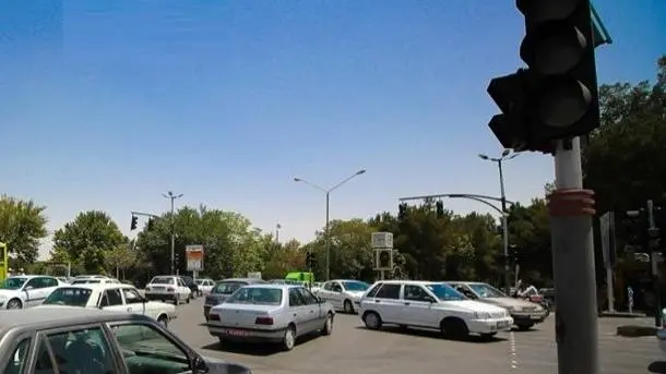 سرقت باتری چراغ‌های راهنمایی و رانندگی