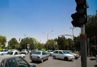 سرقت باتری چراغ‌های راهنمایی و رانندگی