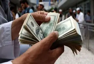 آغاز فروش ارز ویژه زائران حج تمتع؛ سهم هر زائر ۵۰۰ یورو