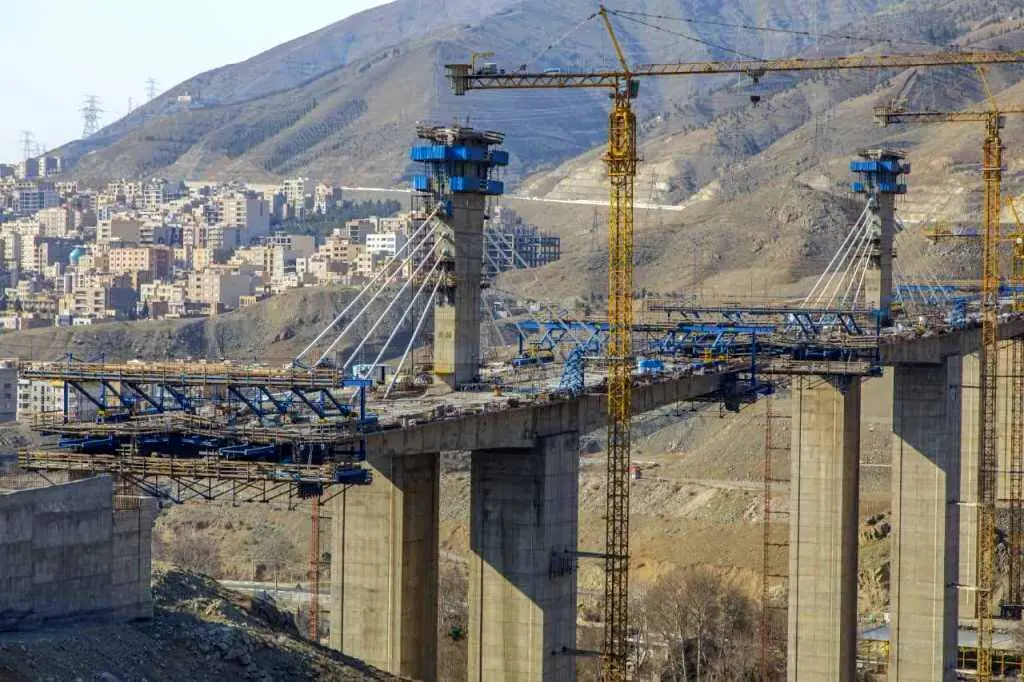 باز شدن گره ترافیک کرج با افتتاح پل بیلقان؛ به زودی