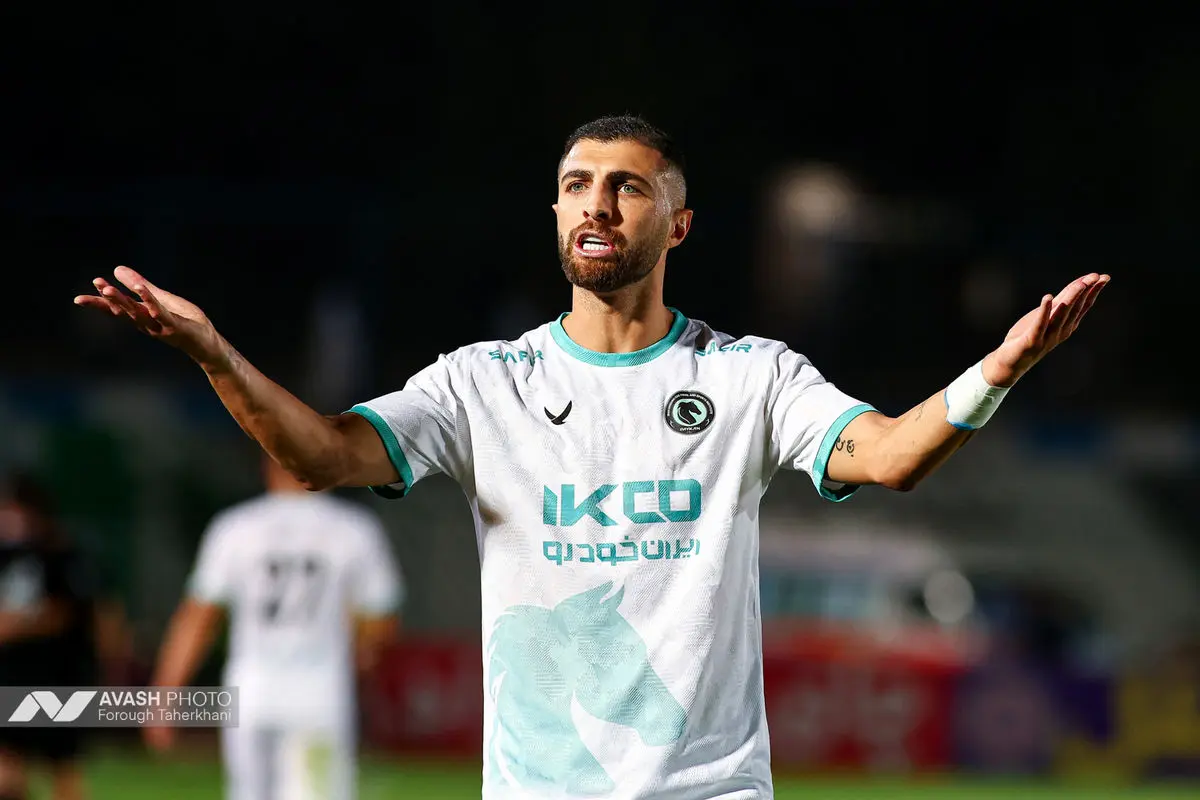 لیگ برتر فوتبال - استقلال و پیکان