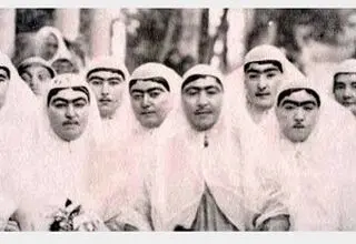 تصاویری دیدنی از زنان دوره قاجار با سیبیل
