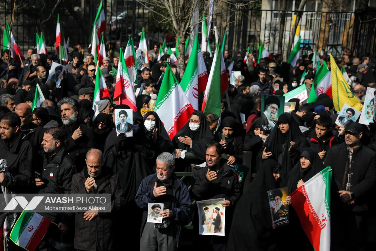 تشییع پیکر ۳۵ شهید جنگ رمضان در تهران -۲