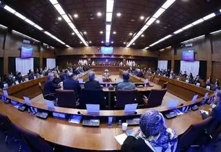 ثبت‌نام مجدد از نامزدها قانونی است؟