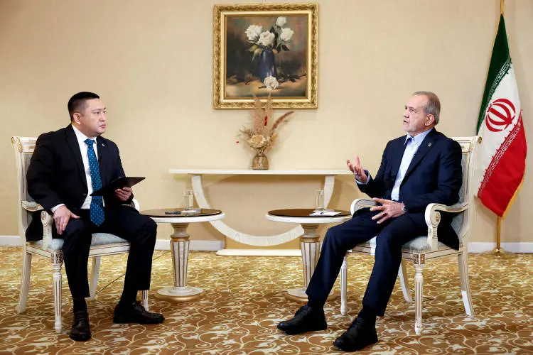 پزشکیان: باید رفت و آمد آسان‌تری با کشورهای همسایه داشته باشیم