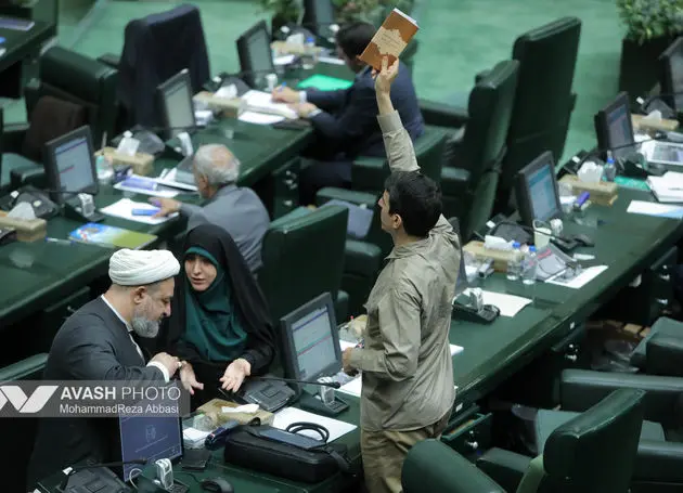 نامه دیوان محاسبات درباره غیرقانونی بودن امضای عارف کجاست؟/ حمید رسایی پس از ادعا سکوت کرد