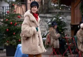 سریال Emily in Paris تمدید شد