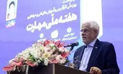 عارف: در حال گذار از صنعت وابسته به ملی هستیم