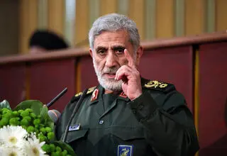 حضور سردار قاآنی و همسرش در مراسم تشییع شهیدان باقری و حاجی‌زاده