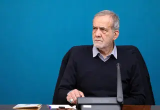 نشست پزشکیان با فعالان اصناف و بازاریان/ اتخاذ 4 تصمیم مهم دولت و مجلس برای حمایت از بازار و فعالان اقتصادی