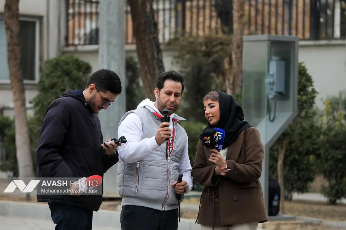 اعضای هیأت دولت در جمع خبرنگاران