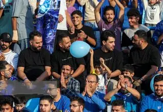 آتش‌بازی هواداران استقلال کار دست این تیم داد