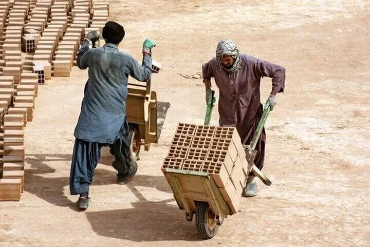 جابجا کردن اتباع خارجی فاقد مجوز، مجازات دارد