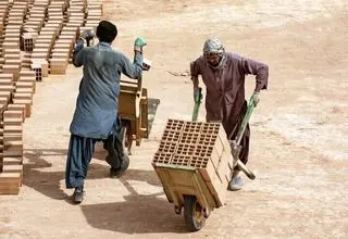 جابجا کردن اتباع خارجی فاقد مجوز، مجازات دارد