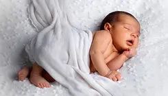 مادر ۳۵ ساله ایرانی دهمین فرزند خودش رابه دنیا آورد!