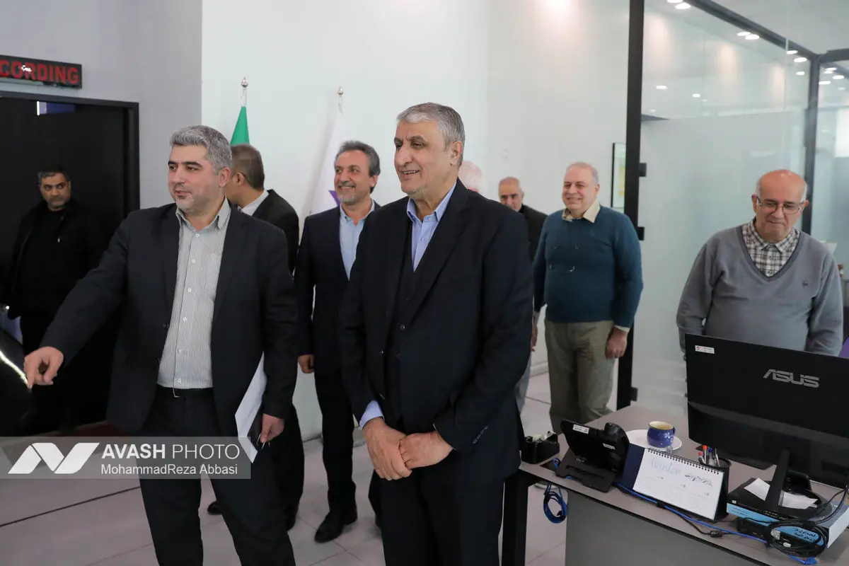 بازدید محمد اسلامی رئیس سازمان انرژی اتمی از تحریریه آوش