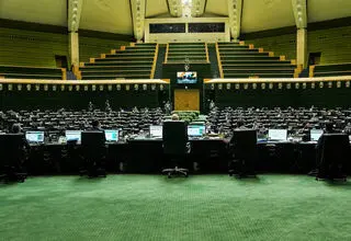 جزئیات نشست کمیسیون صنایع مجلس با رئیس بانک مرکزی؛ تاکید بر تامین ارز