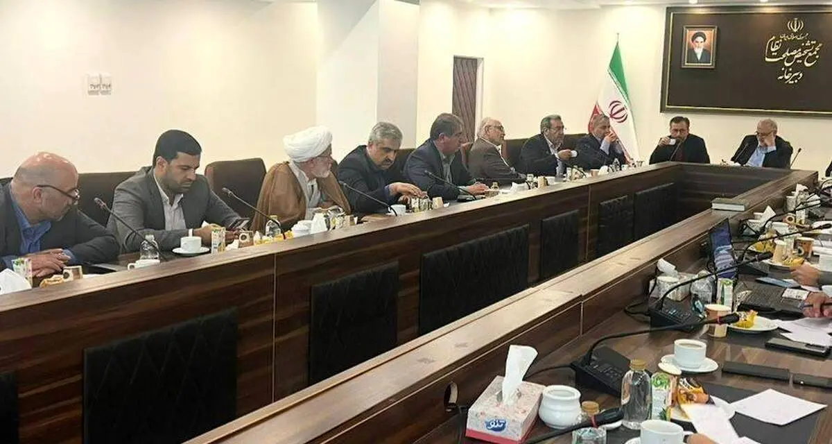 مجمع تشخیص مصلحت نظام فارغ از هر نگاه سیاسی از همه استعدادها استفاده میکند