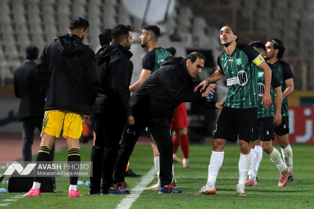 دیدار تیم های فوتبال  پرسپولیس تهران و خیبر خرم آباد