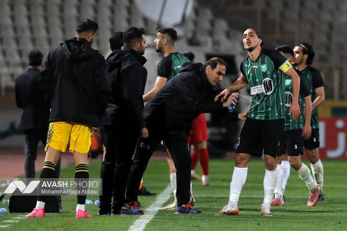 دیدار تیم های فوتبال  پرسپولیس تهران و خیبر خرم آباد