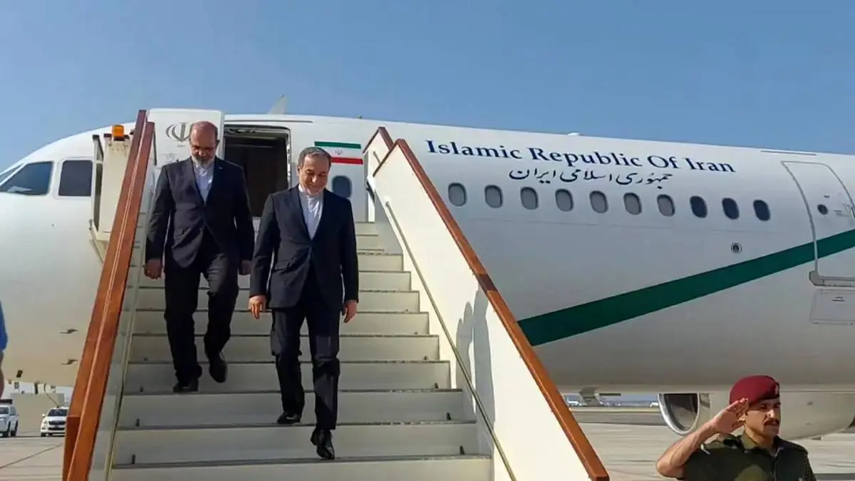 وزیر امور خارجه وارد عمان شد