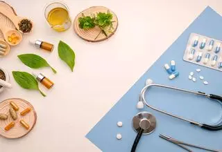 تاریک‌خانه شبه‌علم/ جوشانده‌های گیاهی چطور جایگزین اتاق عمل می‌شوند؟