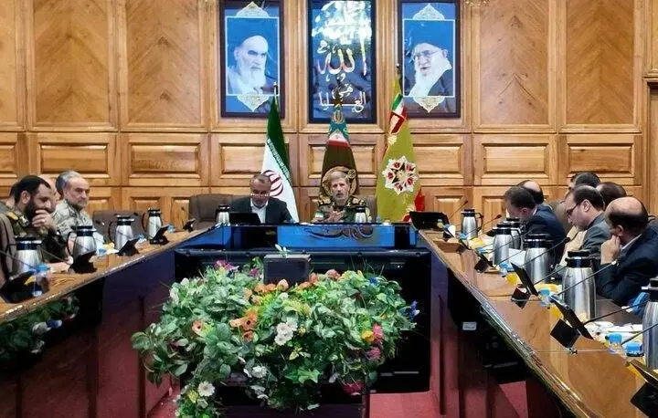 فرمانده کل ارتش: قدرت دفاعی کشور تقویت می‌شود