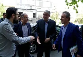 بازدید رییس سازمان انرژی اتمی از روزنامه ایران
