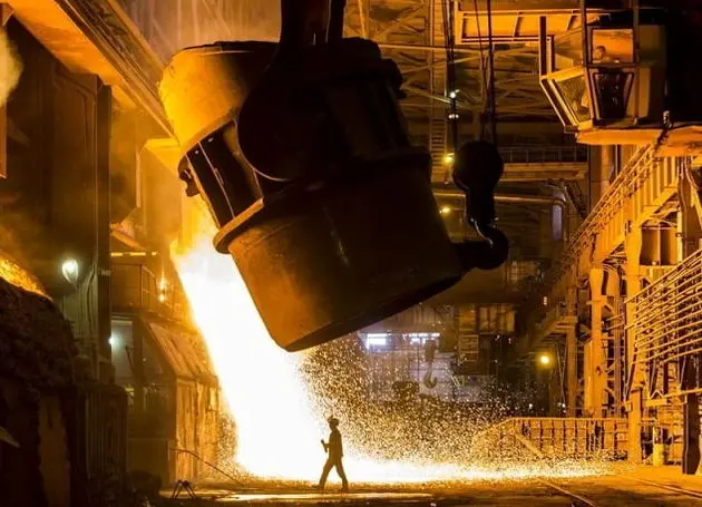 زلزله در قلب تپنده اقتصاد ایران؛  آیا صنعت ایران به کما می‌رود؟