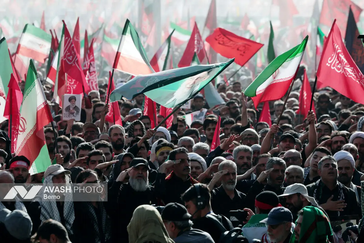 مراسم وداع با رهبر شهید انقلاب و اقامه نماز بر پیکرهای مطهر شهدا - ۲